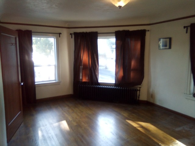 Primary Photo - 407 NE 45th St