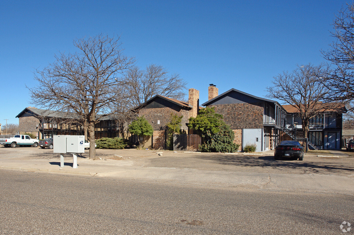 Primary Photo - Camlot Apartments