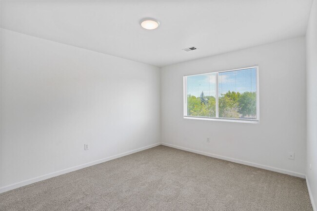 Foto del edificio - 1328 S Coffman St