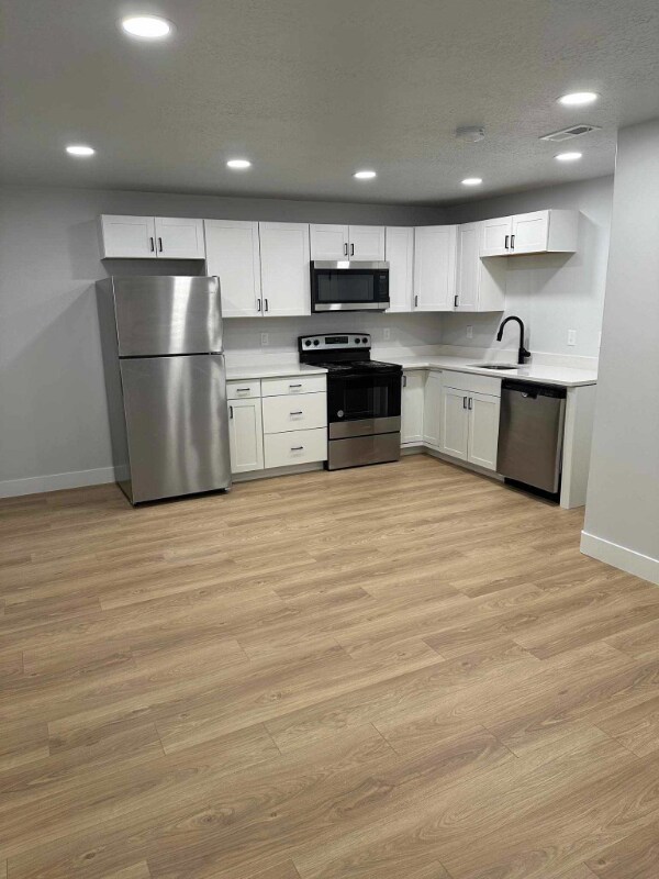 Foto principal - 1561 W Skyline Dr