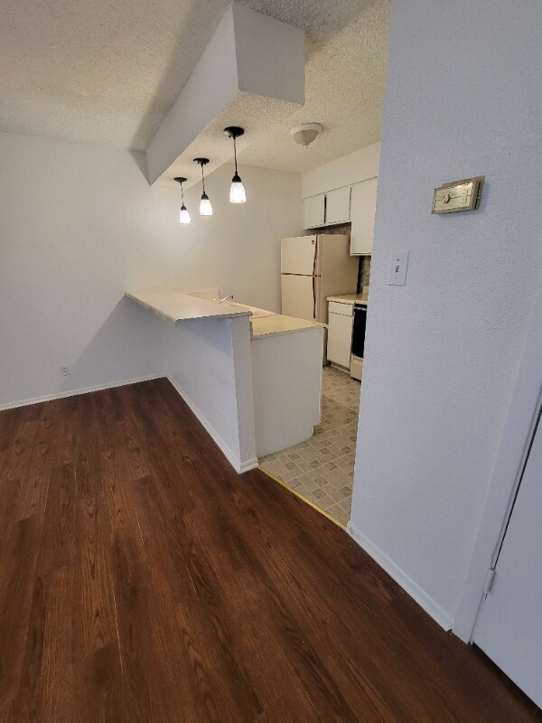 Foto del edificio - 203 Sprucewood Ln