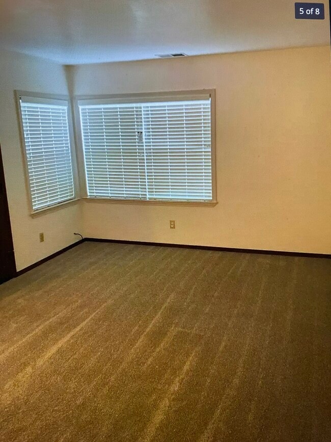 Sala de estar - 421 37th St