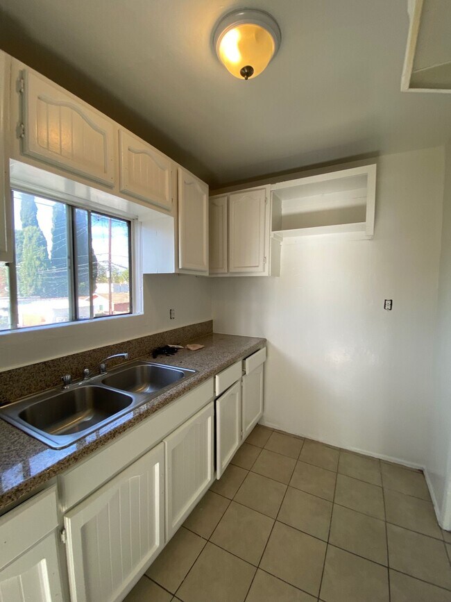 Foto del edificio - 6368 Arbutus Ave