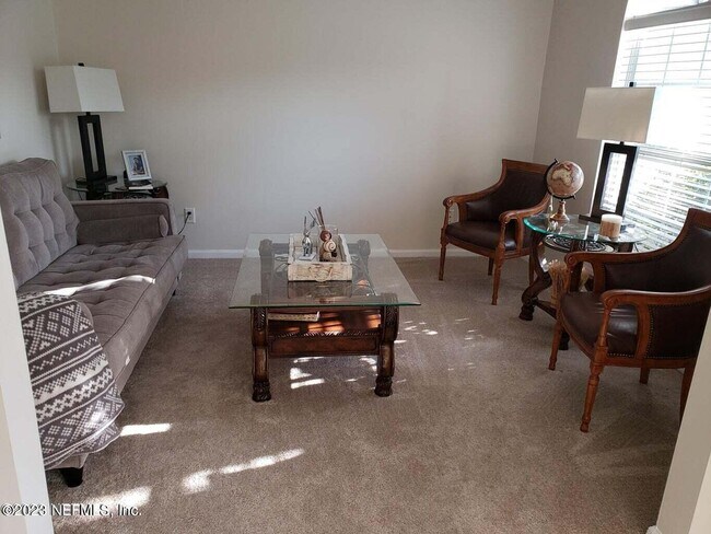 Foto del edificio - 1708 Dartmoor Ln