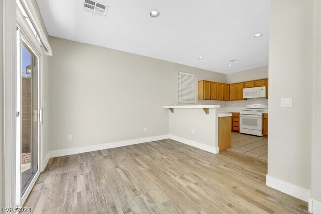 Building Photo - 7228 Quarterhorse Ln