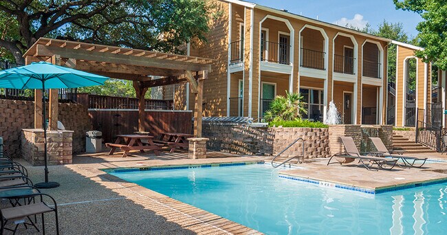 Riviera Apartments Dallas, TX