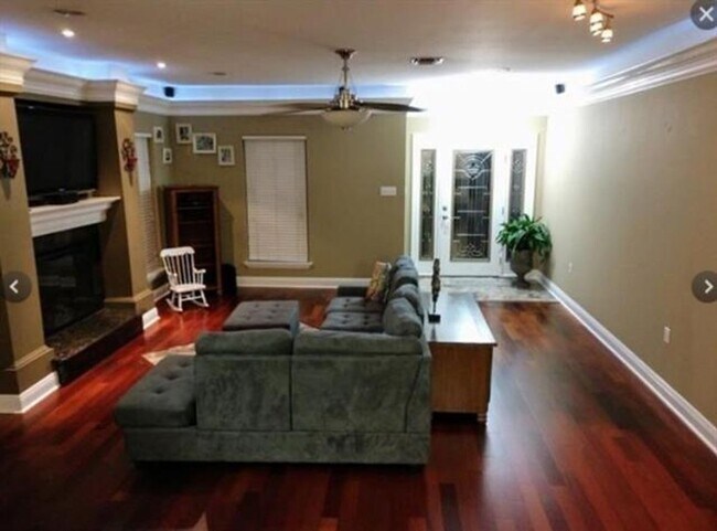 Foto del edificio - 3212 Debouchel Blvd