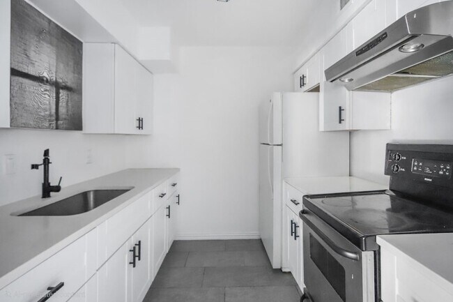 Foto del edificio - 12888 Montfort Dr