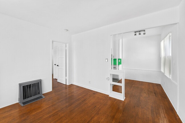 Building Photo - 7233 Normandie Ave