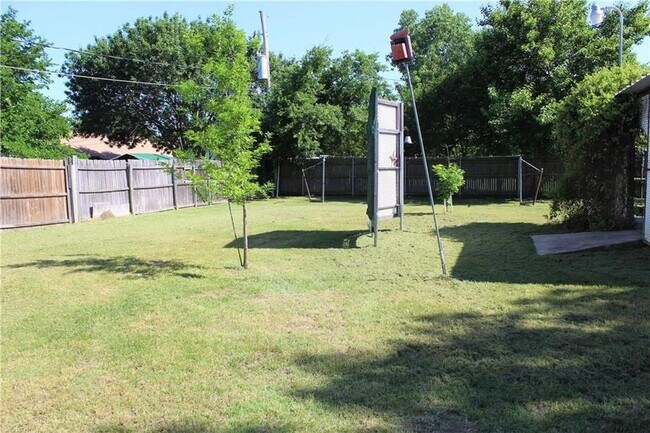 Building Photo - 445 Black Oak Ln