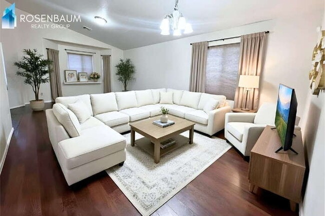 Foto del edificio - 2030 W Carson Rd