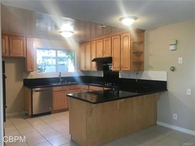 Building Photo - 3 br, 2 bath House - 24018 Hartland Street