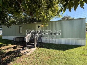 Building Photo - 104 Eakins Dr