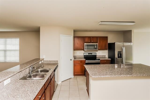 Building Photo - 272 Saddlebrook Ln