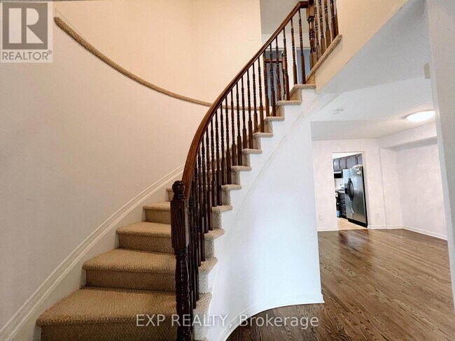 Building Photo - 375 Rolling Meadow Crescent