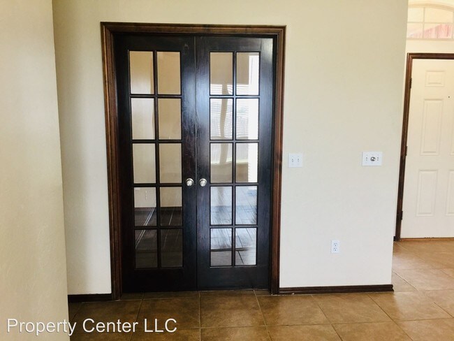Foto del edificio - 3 br, 2 bath House - 413 N. Shannon Way
