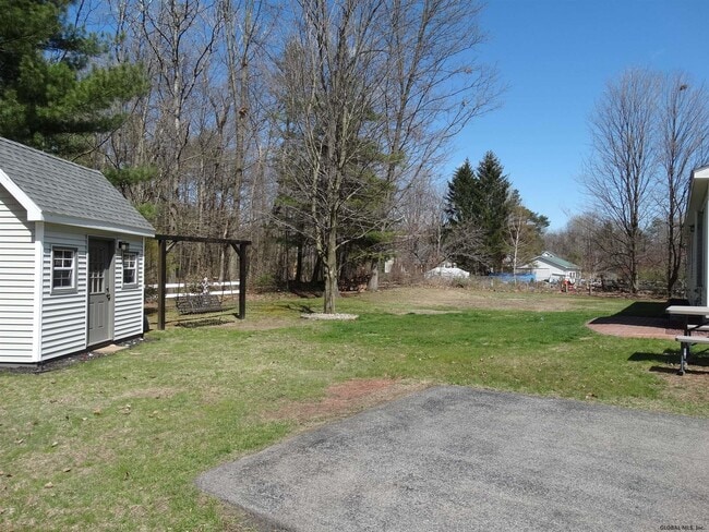 Building Photo - 537 Clifton Park Center Rd