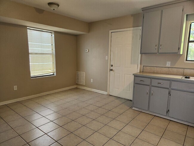 Foto del edificio - Newly Remodeled