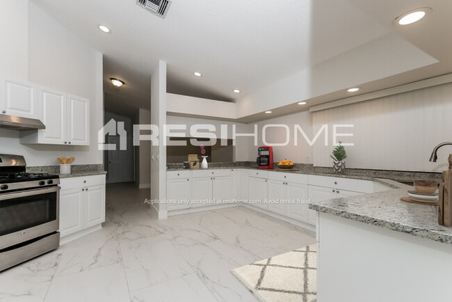 Building Photo - 4109 Alpinia Court S