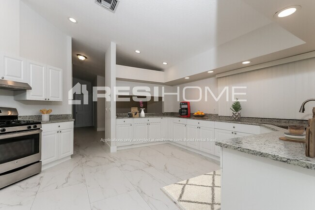 Foto del edificio - 4109 Alpinia Court S