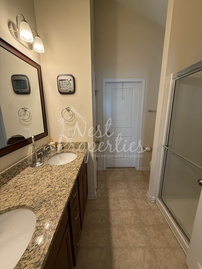 Building Photo - 613 Finnegan Ln