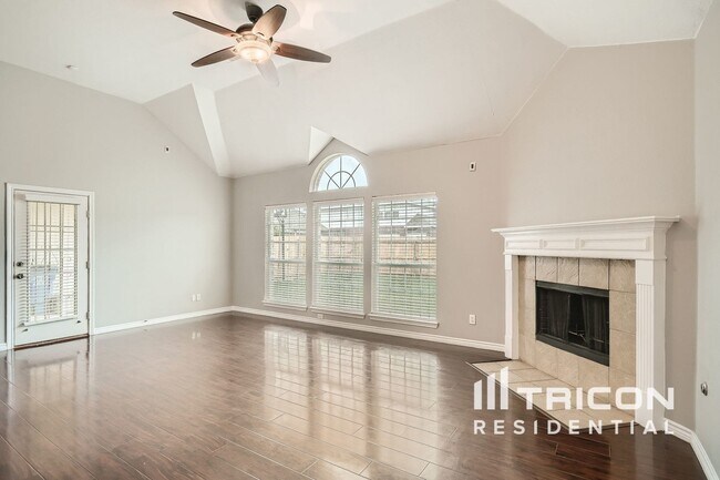 Foto del edificio - 2710 Hawthorne Dr