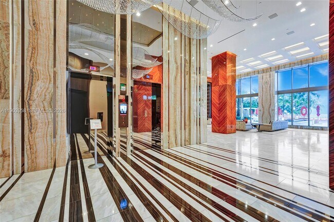 Foto del edificio - 17749 Collins Ave