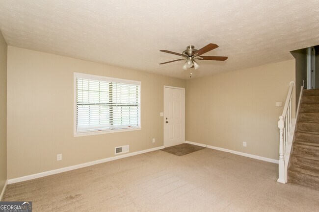 Foto del edificio - 684 Lookout Ct NW