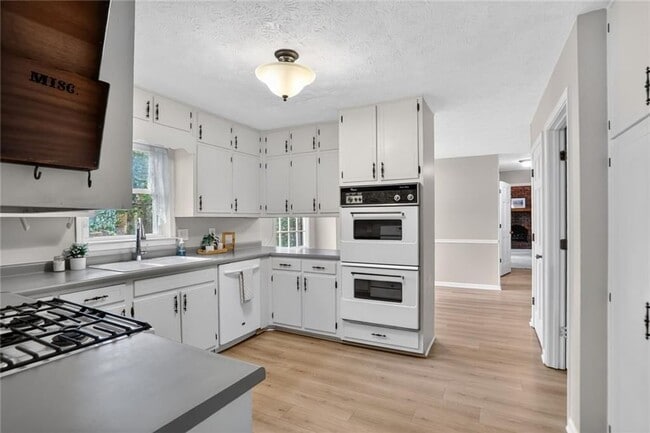 Foto del edificio - 4624 Mountain Creek Dr