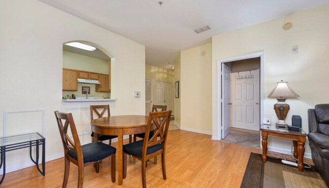 Foto del edificio - 7990 Baymeadows Rd E