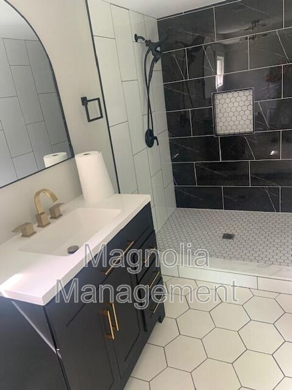 Foto del edificio - 734 Eaton St