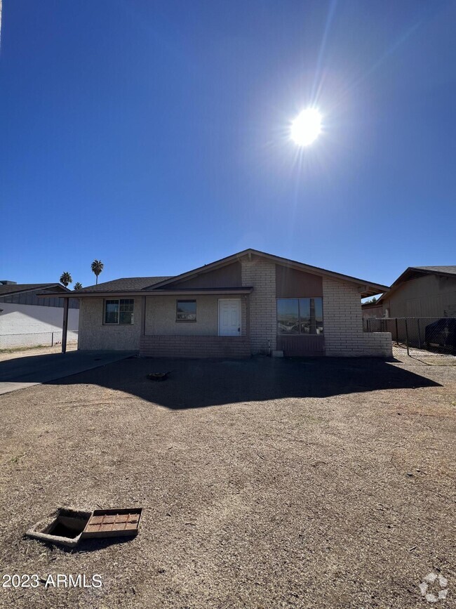 Daniel Manor Apartments under 800 Phoenix, AZ 1 Rentals