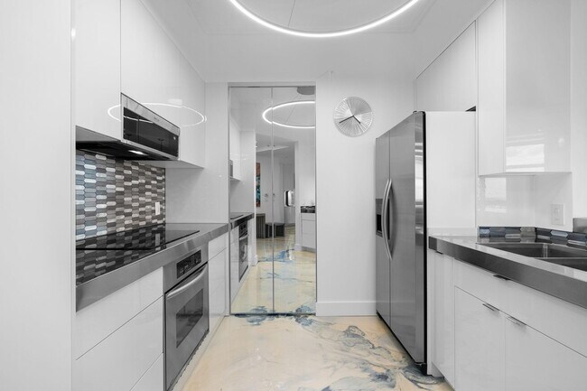 Foto del edificio - 347 N New River Dr E