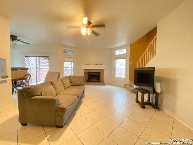 Foto del edificio - 9510 Autumn Grove