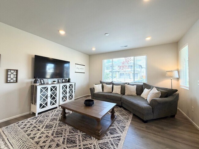Foto del edificio - Stunning 2024 Bonney Lake/Tehaleh Home