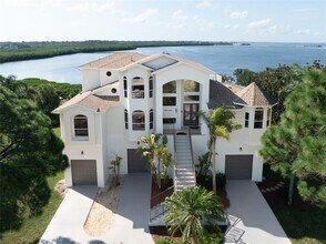 Building Photo - 1661 Seabreeze Dr