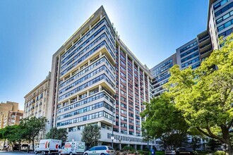 Building Photo - 3420 N Lake Shore Dr