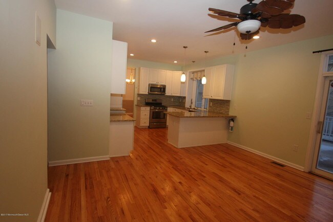 Building Photo - 108 Carmel Ct