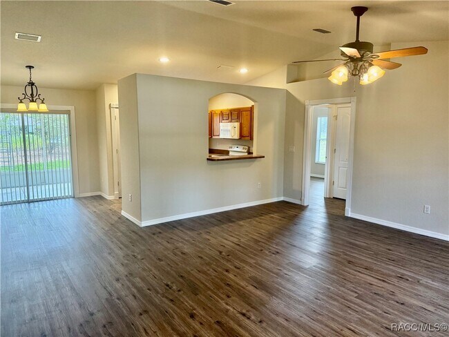 Foto del edificio - 5768 N Summerfield Point