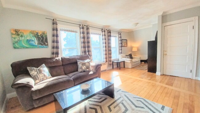 Building Photo - 60 Montvale St
