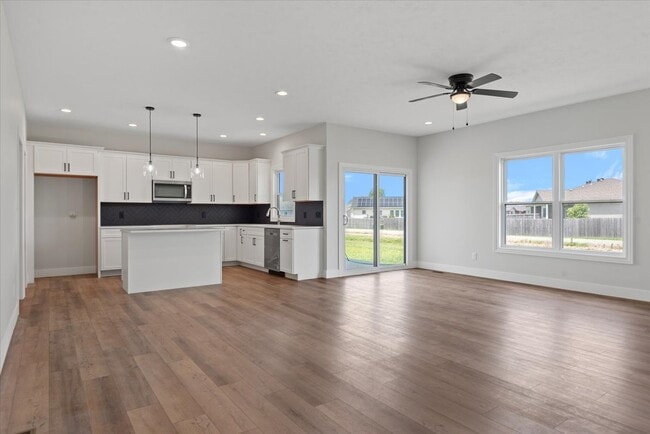 Building Photo - 4621 Eugene Ct
