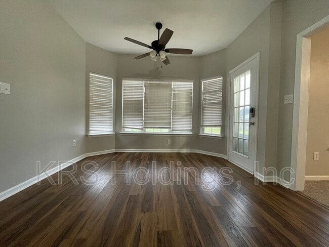 Foto del edificio - 210 Fallawater Way