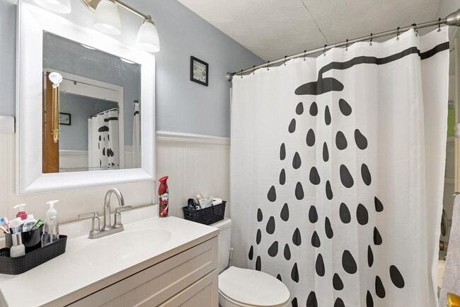 Foto del edificio - 1341 N Stewart Rd