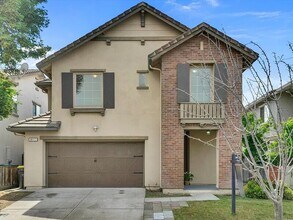 Building Photo - 16777 English Country Trail