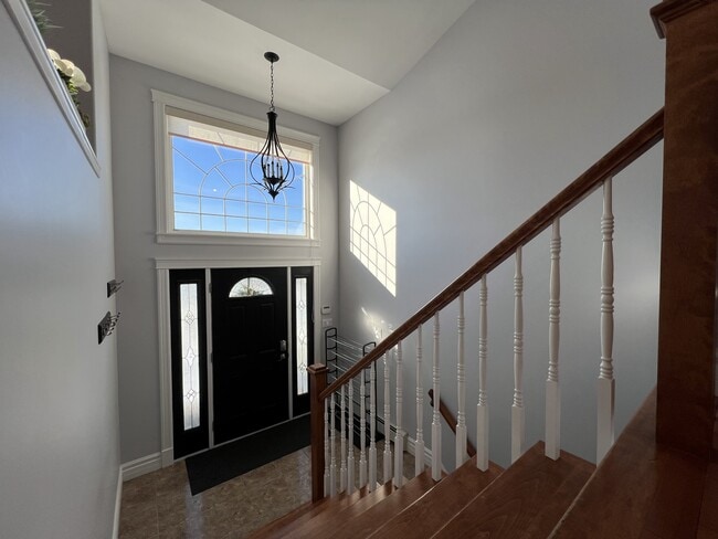 Building Photo - 18 Madison Ave