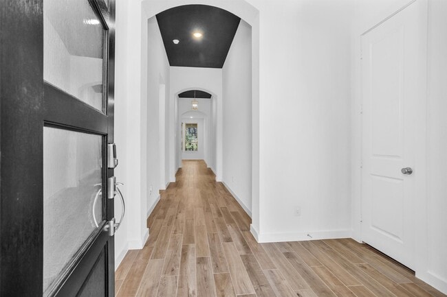 Building Photo - 256 Sky Top Dr