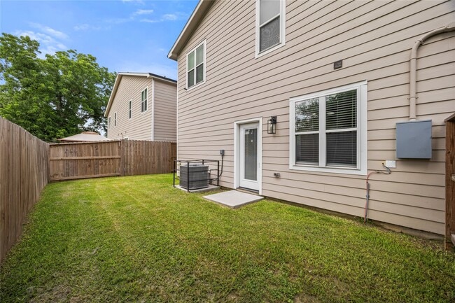 Building Photo - 7418 Mount St