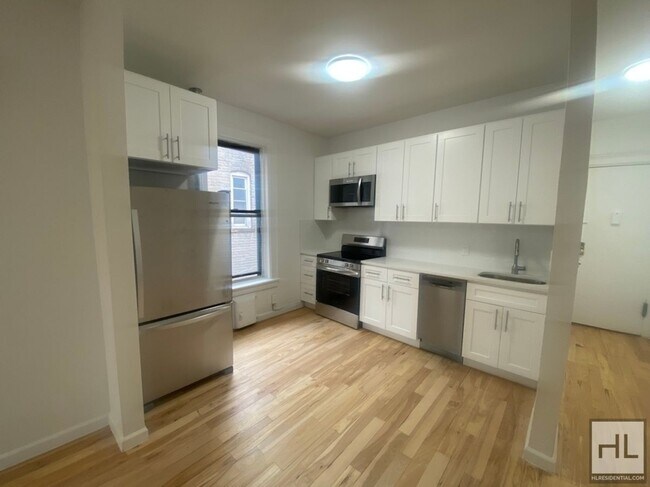 Foto del edificio - NOSTRAND AVENUE / Newly Renovated 3-bed, 1...