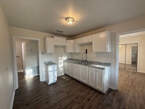 Building Photo - 3212 Orchard Dr