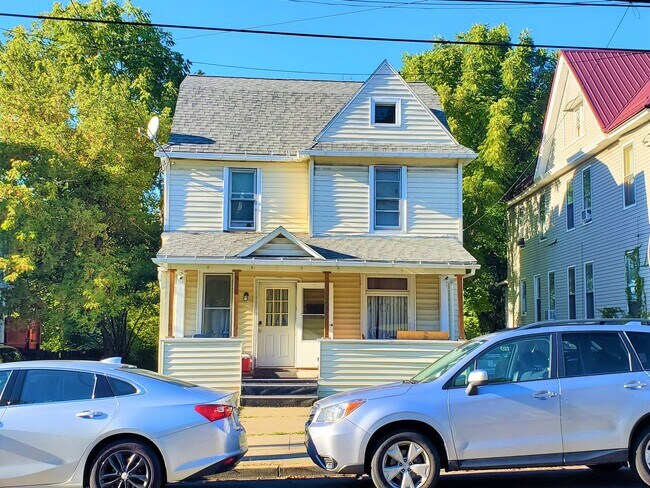 Foto del edificio - 1249 Vestal Ave